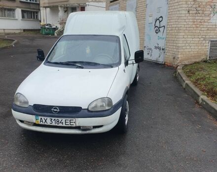 Белый Опель Комбо груз.-пасс., объемом двигателя 1.3 л и пробегом 300 тыс. км за 1499 $, фото 1 на Automoto.ua
