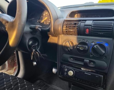 Белый Опель Комбо груз.-пасс., объемом двигателя 1.4 л и пробегом 60 тыс. км за 2000 $, фото 9 на Automoto.ua