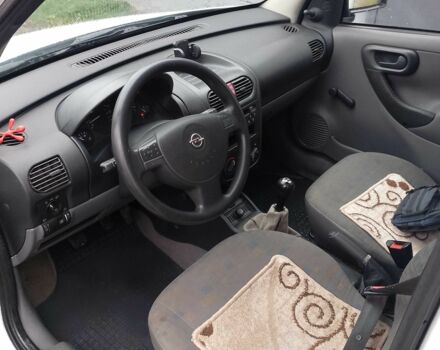 Белый Опель Комбо груз.-пасс., объемом двигателя 1.7 л и пробегом 284 тыс. км за 3900 $, фото 3 на Automoto.ua