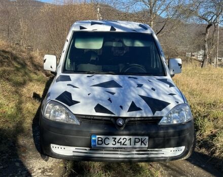 Белый Опель Комбо груз.-пасс., объемом двигателя 1.7 л и пробегом 500 тыс. км за 2500 $, фото 1 на Automoto.ua