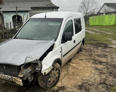 Белый Опель Комбо груз.-пасс., объемом двигателя 1.7 л и пробегом 300 тыс. км за 1800 $, фото 4 на Automoto.ua