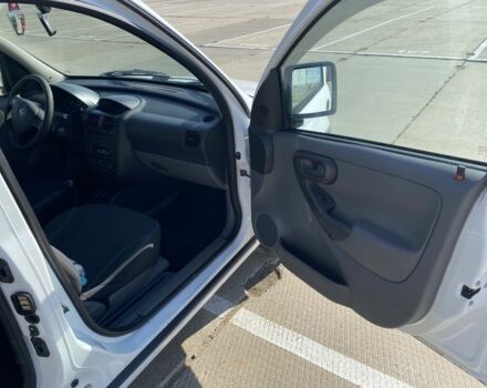 Белый Опель Комбо груз.-пасс., объемом двигателя 1.7 л и пробегом 442 тыс. км за 3500 $, фото 6 на Automoto.ua