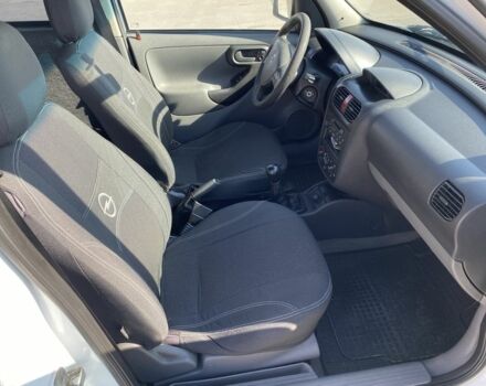 Белый Опель Комбо груз.-пасс., объемом двигателя 1.7 л и пробегом 442 тыс. км за 3500 $, фото 7 на Automoto.ua