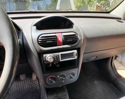 Белый Опель Комбо груз.-пасс., объемом двигателя 1.4 л и пробегом 249 тыс. км за 4500 $, фото 2 на Automoto.ua