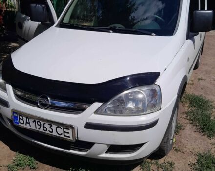 Белый Опель Комбо груз.-пасс., объемом двигателя 1.4 л и пробегом 249 тыс. км за 4500 $, фото 6 на Automoto.ua