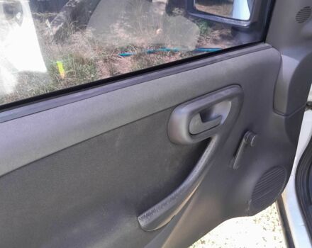 Белый Опель Комбо груз.-пасс., объемом двигателя 1.4 л и пробегом 249 тыс. км за 4500 $, фото 4 на Automoto.ua