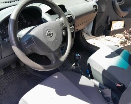 Белый Опель Комбо груз.-пасс., объемом двигателя 1.4 л и пробегом 249 тыс. км за 4500 $, фото 3 на Automoto.ua