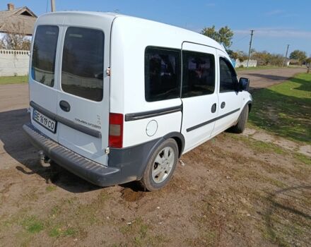 Белый Опель Комбо груз.-пасс., объемом двигателя 2 л и пробегом 260 тыс. км за 5000 $, фото 7 на Automoto.ua