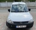 Белый Опель Комбо груз.-пасс., объемом двигателя 1.2 л и пробегом 180 тыс. км за 3800 $, фото 4 на Automoto.ua