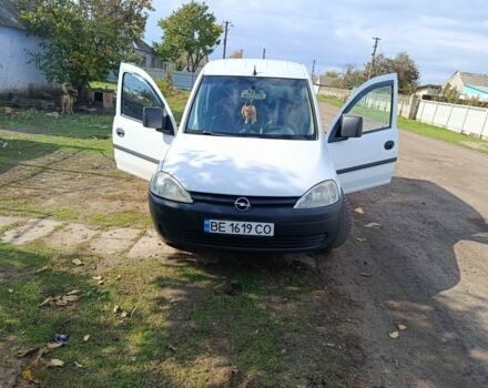 Белый Опель Комбо груз.-пасс., объемом двигателя 2 л и пробегом 260 тыс. км за 5000 $, фото 3 на Automoto.ua