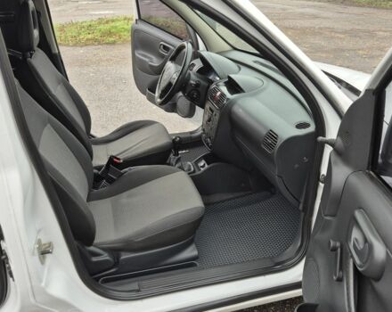 Белый Опель Комбо груз.-пасс., объемом двигателя 1.7 л и пробегом 232 тыс. км за 3750 $, фото 9 на Automoto.ua