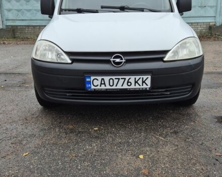 Белый Опель Комбо груз.-пасс., объемом двигателя 1.7 л и пробегом 232 тыс. км за 3750 $, фото 1 на Automoto.ua