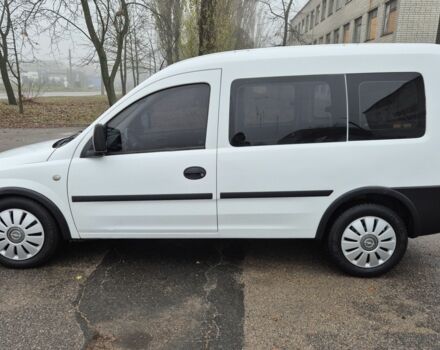 Белый Опель Комбо груз.-пасс., объемом двигателя 1.7 л и пробегом 232 тыс. км за 3750 $, фото 2 на Automoto.ua