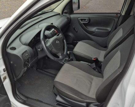 Белый Опель Комбо груз.-пасс., объемом двигателя 1.7 л и пробегом 232 тыс. км за 3750 $, фото 7 на Automoto.ua