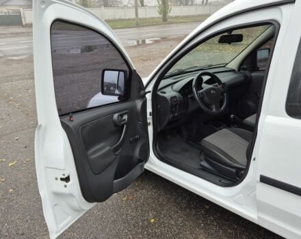 Белый Опель Комбо груз.-пасс., объемом двигателя 1.7 л и пробегом 232 тыс. км за 3750 $, фото 6 на Automoto.ua