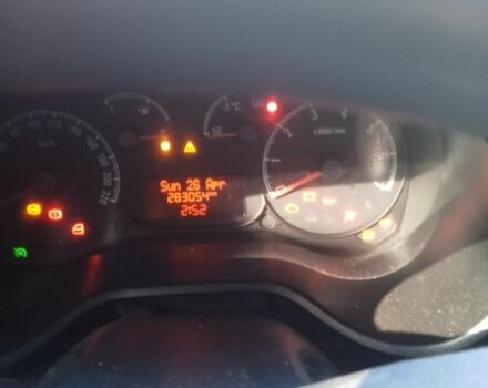 Белый Опель Комбо груз.-пасс., объемом двигателя 1.2 л и пробегом 260 тыс. км за 5000 $, фото 5 на Automoto.ua