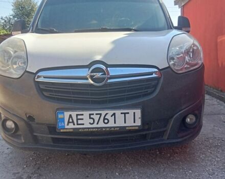 Белый Опель Комбо груз.-пасс., объемом двигателя 1.2 л и пробегом 260 тыс. км за 5000 $, фото 6 на Automoto.ua