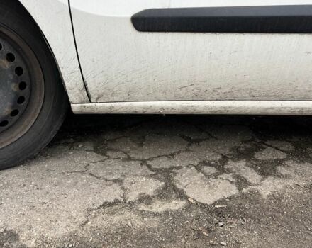 Білий Опель Комбо вант.-пас., об'ємом двигуна 1.6 л та пробігом 300 тис. км за 6400 $, фото 5 на Automoto.ua