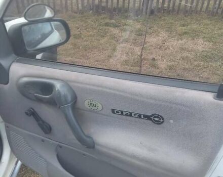 Белый Опель Комбо груз.-пасс., объемом двигателя 1.4 л и пробегом 450 тыс. км за 1250 $, фото 1 на Automoto.ua