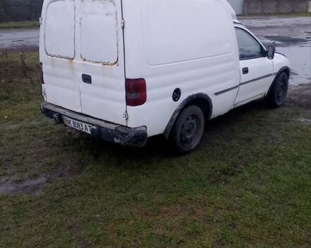 Белый Опель Комбо груз.-пасс., объемом двигателя 1.7 л и пробегом 218 тыс. км за 950 $, фото 2 на Automoto.ua