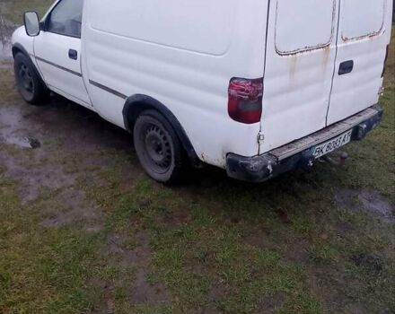 Белый Опель Комбо груз.-пасс., объемом двигателя 1.7 л и пробегом 218 тыс. км за 950 $, фото 3 на Automoto.ua