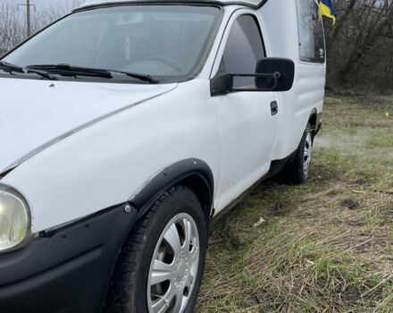 Белый Опель Комбо груз.-пасс., объемом двигателя 1.4 л и пробегом 383 тыс. км за 1300 $, фото 2 на Automoto.ua