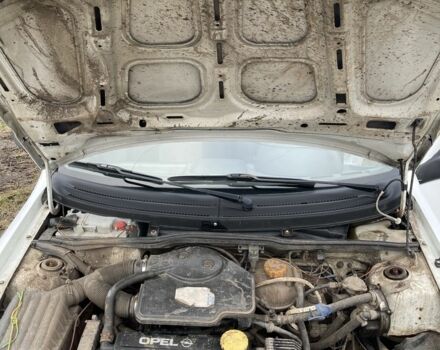 Білий Опель Комбо вант.-пас., об'ємом двигуна 1.4 л та пробігом 383 тис. км за 1300 $, фото 16 на Automoto.ua