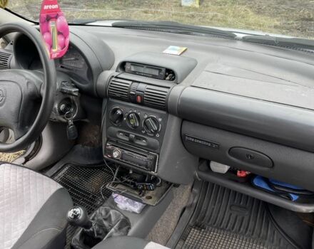 Білий Опель Комбо вант.-пас., об'ємом двигуна 1.4 л та пробігом 383 тис. км за 1300 $, фото 17 на Automoto.ua