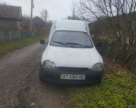 Белый Опель Комбо груз.-пасс., объемом двигателя 1.4 л и пробегом 300 тыс. км за 750 $, фото 1 на Automoto.ua