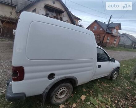 Білий Опель Комбо вант.-пас., об'ємом двигуна 1.7 л та пробігом 390 тис. км за 1600 $, фото 5 на Automoto.ua