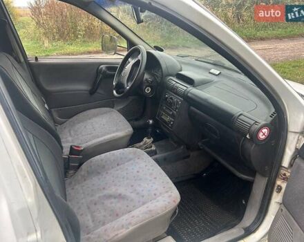 Білий Опель Комбо вант.-пас., об'ємом двигуна 1.7 л та пробігом 370 тис. км за 1500 $, фото 13 на Automoto.ua