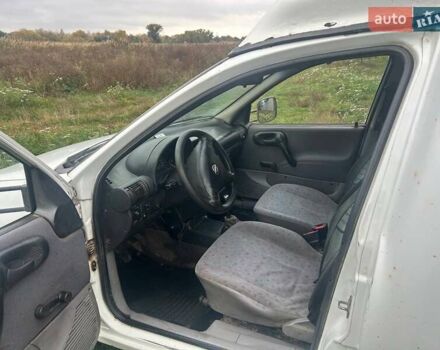 Білий Опель Комбо вант.-пас., об'ємом двигуна 1.7 л та пробігом 370 тис. км за 1500 $, фото 9 на Automoto.ua