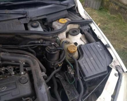 Белый Опель Комбо груз.-пасс., объемом двигателя 1.7 л и пробегом 455 тыс. км за 2500 $, фото 19 на Automoto.ua