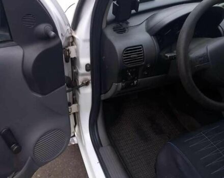 Белый Опель Комбо груз.-пасс., объемом двигателя 1.7 л и пробегом 455 тыс. км за 2500 $, фото 15 на Automoto.ua