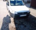 Белый Опель Комбо груз.-пасс., объемом двигателя 1.7 л и пробегом 300 тыс. км за 3500 $, фото 1 на Automoto.ua