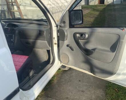 Білий Опель Комбо вант.-пас., об'ємом двигуна 1.69 л та пробігом 250 тис. км за 2900 $, фото 9 на Automoto.ua