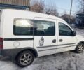 Белый Опель Комбо груз.-пасс., объемом двигателя 1.7 л и пробегом 380 тыс. км за 2800 $, фото 1 на Automoto.ua