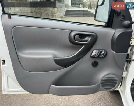 Белый Опель Комбо груз.-пасс., объемом двигателя 1.69 л и пробегом 299 тыс. км за 2999 $, фото 30 на Automoto.ua