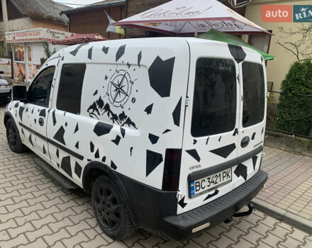 Білий Опель Комбо вант.-пас., об'ємом двигуна 1.69 л та пробігом 500 тис. км за 2750 $, фото 4 на Automoto.ua