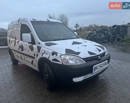 Опель Комбо груз.-пасс. 2003 в Калуше на Automoto.ua Белый Опель Комбо груз.-пасс., объемом двигателя 1.69 л и пробегом 350 тыс. км за 3888 $, фото 4 на Automoto.ua