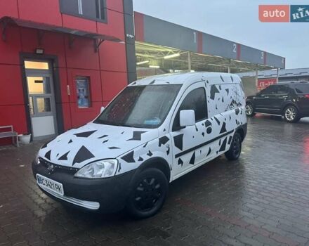 Опель Комбо груз.-пасс. 2003 в Калуше на Automoto.ua Белый Опель Комбо груз.-пасс., объемом двигателя 1.69 л и пробегом 350 тыс. км за 3888 $, фото 10 на Automoto.ua