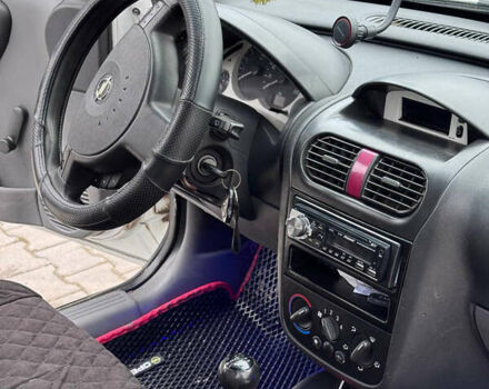 Белый Опель Комбо груз.-пасс., объемом двигателя 1.7 л и пробегом 350 тыс. км за 3500 $, фото 8 на Automoto.ua