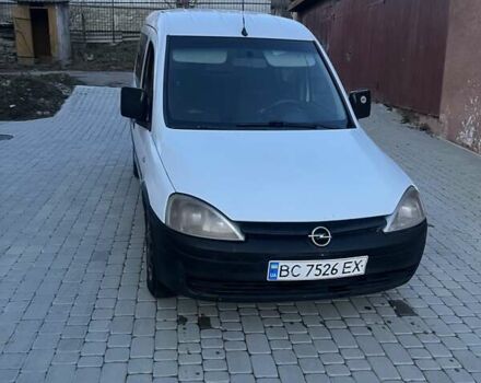 Белый Опель Комбо груз.-пасс., объемом двигателя 1.6 л и пробегом 265 тыс. км за 3800 $, фото 3 на Automoto.ua