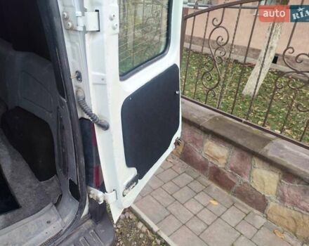 Белый Опель Комбо груз.-пасс., объемом двигателя 1.69 л и пробегом 235 тыс. км за 1998 $, фото 3 на Automoto.ua