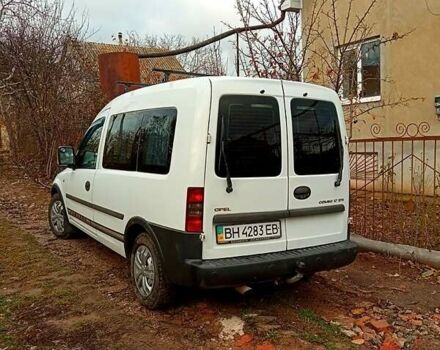 Белый Опель Комбо груз.-пасс., объемом двигателя 1.7 л и пробегом 318 тыс. км за 4200 $, фото 2 на Automoto.ua