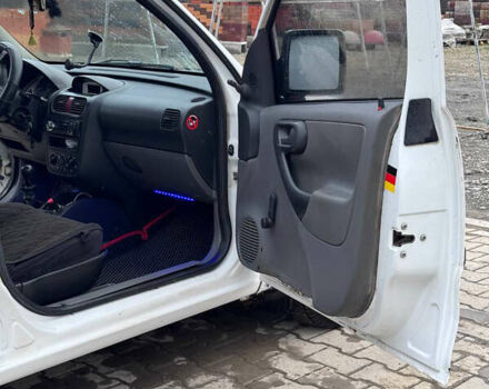 Белый Опель Комбо груз.-пасс., объемом двигателя 1.7 л и пробегом 350 тыс. км за 3500 $, фото 10 на Automoto.ua