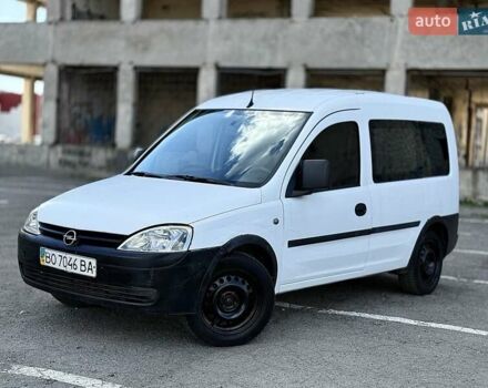 Білий Опель Комбо вант.-пас., об'ємом двигуна 1.69 л та пробігом 361 тис. км за 2999 $, фото 2 на Automoto.ua