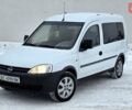 Белый Опель Комбо груз.-пасс., объемом двигателя 1.7 л и пробегом 379 тыс. км за 3550 $, фото 4 на Automoto.ua