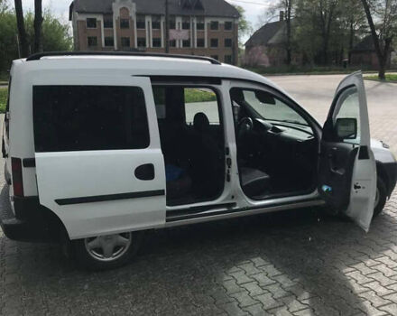 Белый Опель Комбо груз.-пасс., объемом двигателя 1.7 л и пробегом 210 тыс. км за 2950 $, фото 3 на Automoto.ua