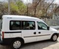 Белый Опель Комбо груз.-пасс., объемом двигателя 1.69 л и пробегом 305 тыс. км за 4300 $, фото 1 на Automoto.ua